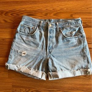 LEVI’S SHORTS